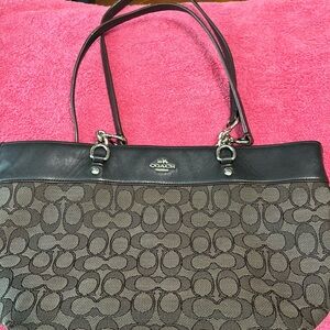 Coach Signature Shoulder Bag